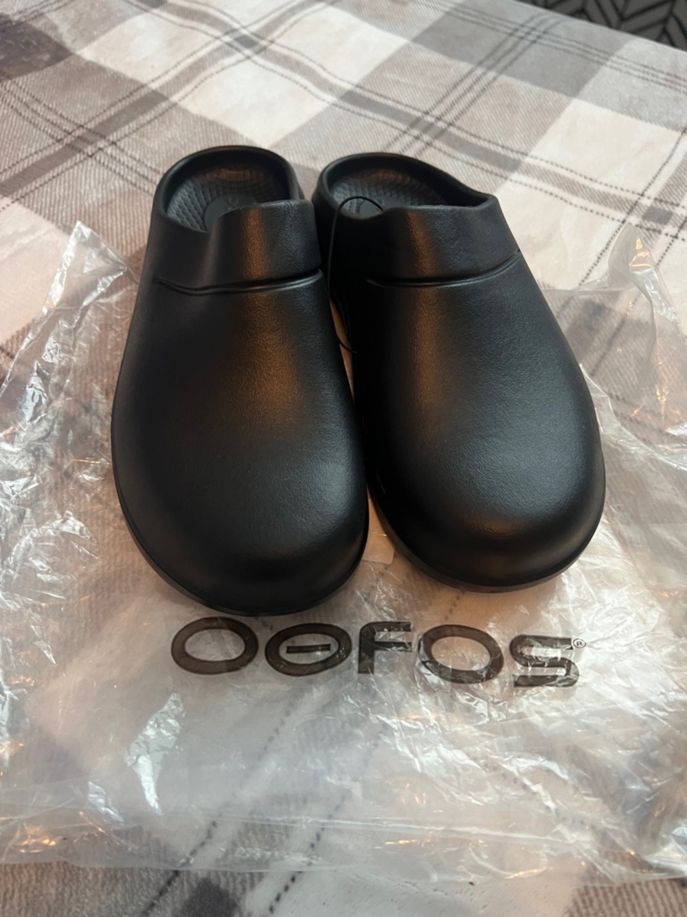 OOFOS Men’s Black Clogs Mules